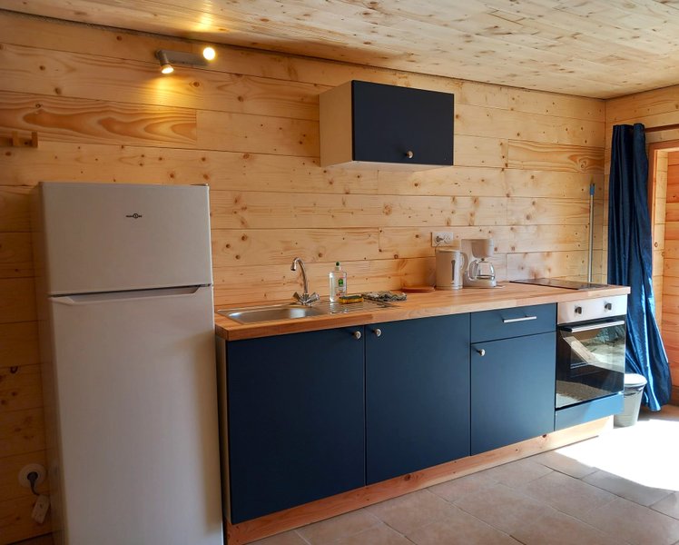 Hébergement AbracadaRoom : Antre du Hobbit au bord d'un lac - Image 3