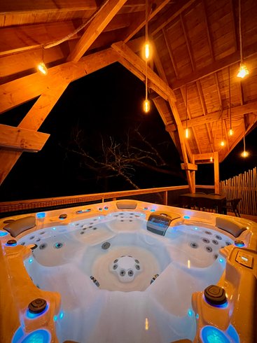 Hébergement AbracadaRoom : Cabane perchée & spa + sauna - Image 3