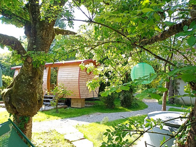 Hébergement AbracadaRoom : La Roulotte du Domaine de la Comté & Spa - Image 2