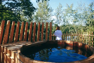 Cabane Spa Roseau à Chassey-Lès-Montbozon (2)