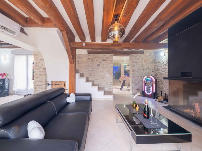 Hébergement AbracadaRoom : Eau Loin - Villa avec spa, sauna, hammam & salle de jeux - Image 1