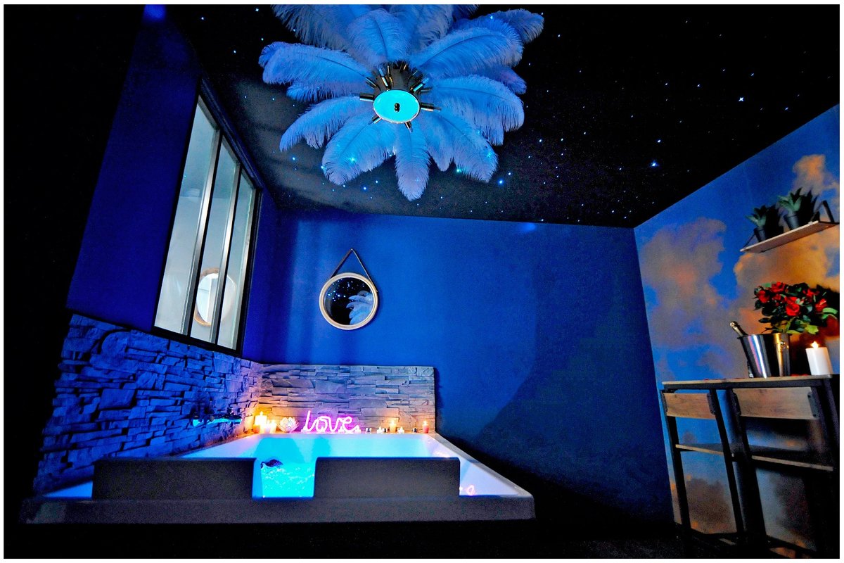 La suite 7ième ciel ÉTOILÉ, SPA XXL, 5 min du centre à Bourgoin Jallieu (2)