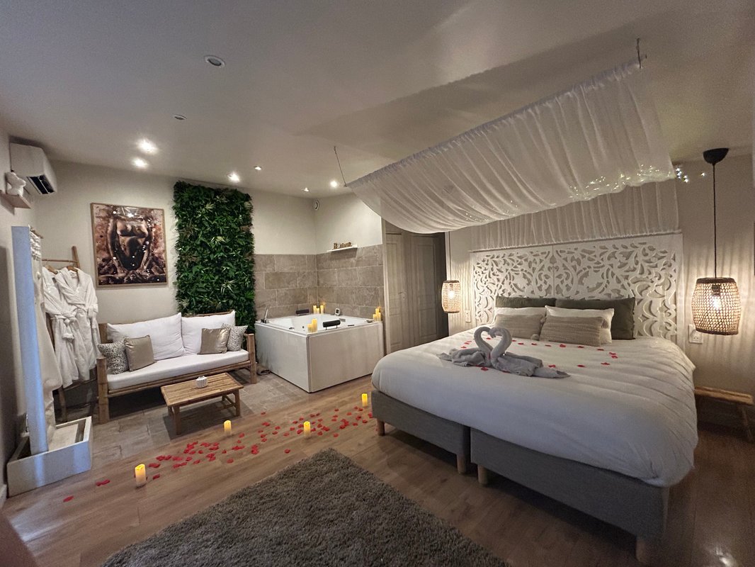 Suites Evasion & Spa à Sorgues (1)