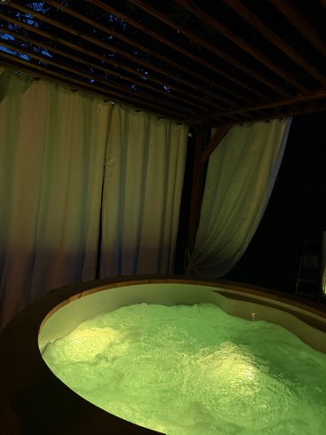 Hébergement AbracadaRoom : La roulotte dorée & bain nordique privatif - Image 32