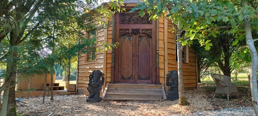 Hébergement AbracadaRoom : La Cabane Indonésienne et son grand bain nordique - Image 1