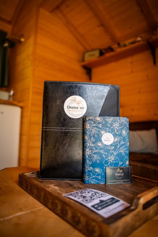 La cabane du Domaine des Ecus d'Or à La Bussière Sur Ouche (27)