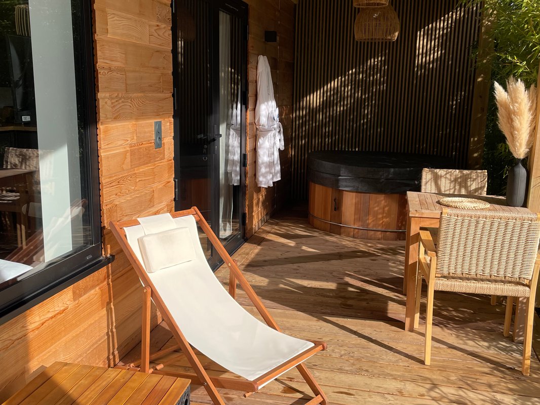 Lodge haut de gamme & bain nordique privatif au bord du Canal de Briare à 1h15 de Paris à Montcresson (45)