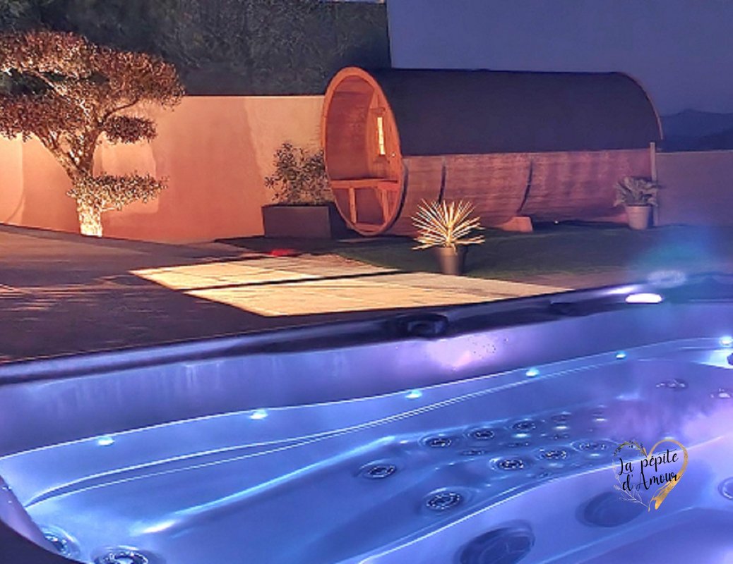 La Pépite d'Amour, villa 5* avec spa privatif, sauna, piscine privée à volonté ! à Ste Anastasie Sur Issole (5)