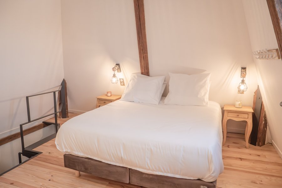 Hébergement AbracadaRoom : Le Pigeonnier du Château, Gîte 5* insolite - Image 2