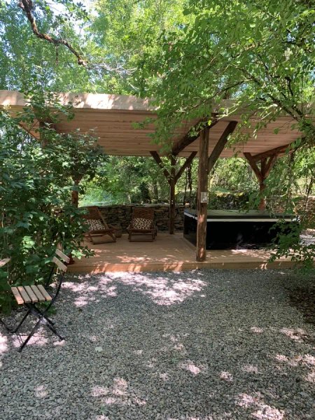 Hébergement AbracadaRoom : Cabane insolite avec spa privatif - Image 9