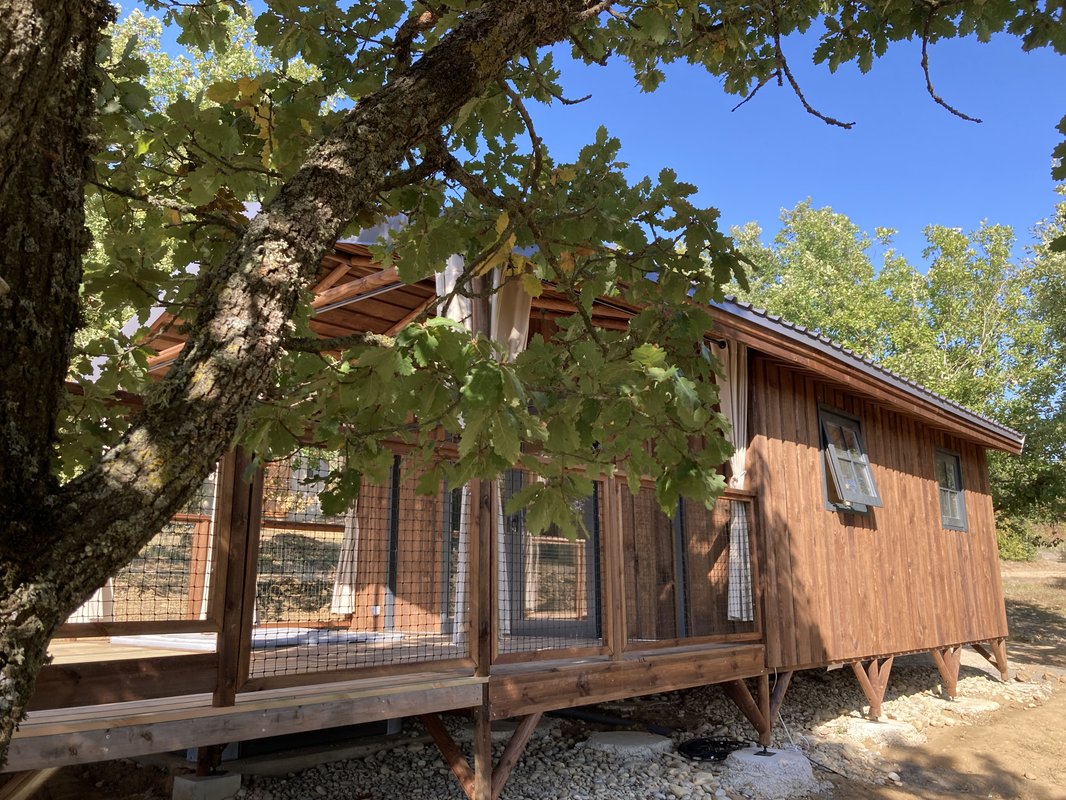 Cabane sur pilotis La Dame du Château- spa privé à Villarzel Du Razès (7)