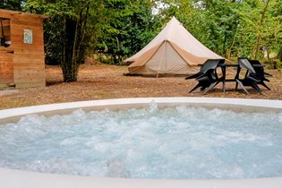 Tipi et son spa privatif