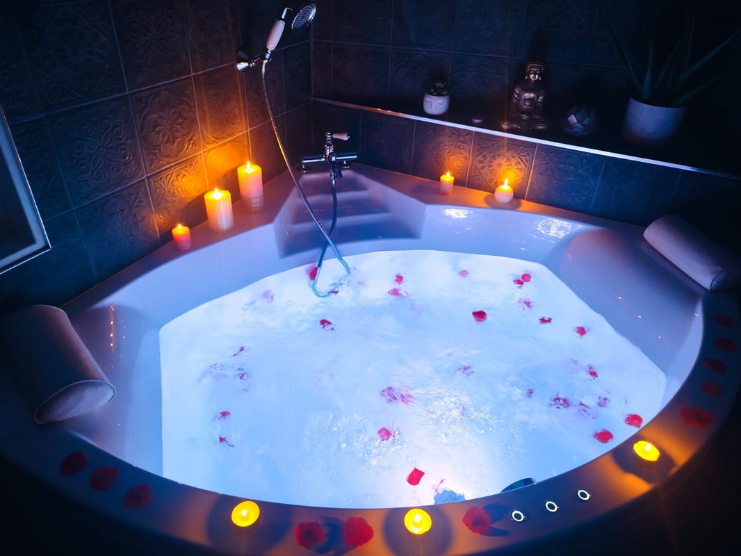 Jungle romantique Spa & Cinéma sous les arbres à Amiens (2)