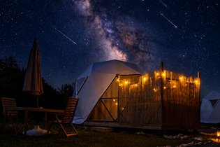 Dôme romantique avec petit-déjeuner et jacuzzi