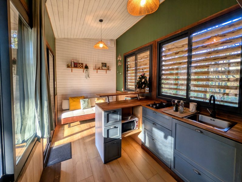 Hébergement AbracadaRoom : Tiny House Lumen & son bain bordelais - Image 6
