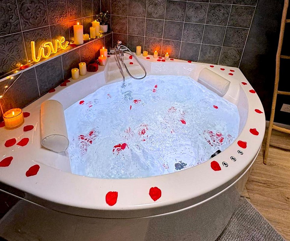 Chalet Romantique Spa & Ciné Privé / 10 min centre à Amiens (23)