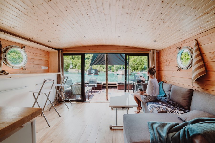 Hébergement AbracadaRoom : Toue cabanée du lac de Serre-Ponçon - 1 - Image 1