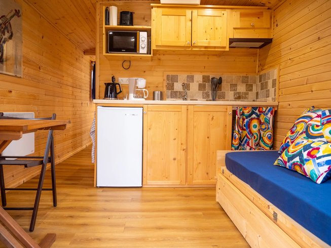 Hébergement AbracadaRoom : Roulotte Les Hirondelles — Musique et Nature - Image 10