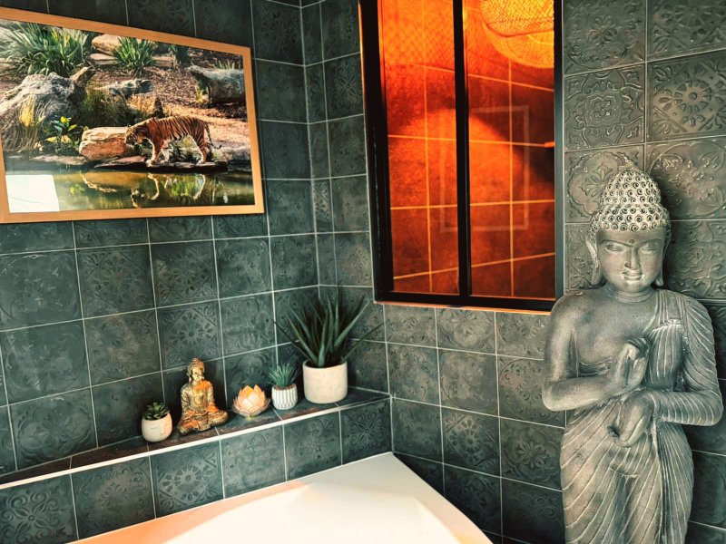 Hébergement AbracadaRoom : Jungle romantique Spa & Cinéma sous les arbres - Image 12