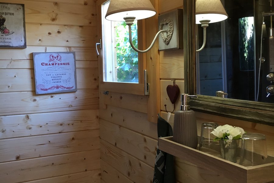 Cabane Romantique Du Jardin Balnéothérapie — photo 2