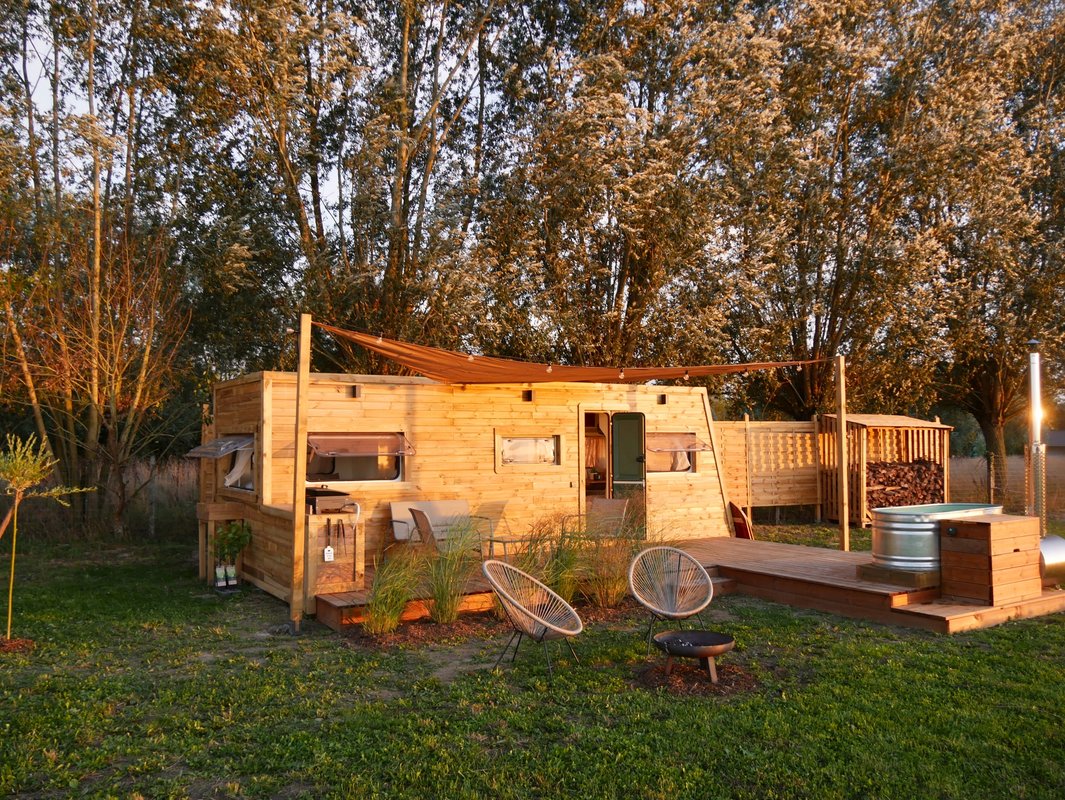 Tiny House Kaki & bain nordique à Rumes (1)