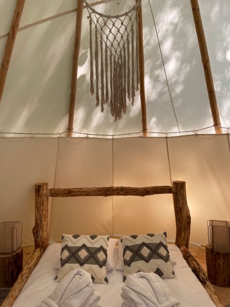 Hébergement AbracadaRoom : Tipi Leïka & Spa du Wakanda Lodges - Image 11