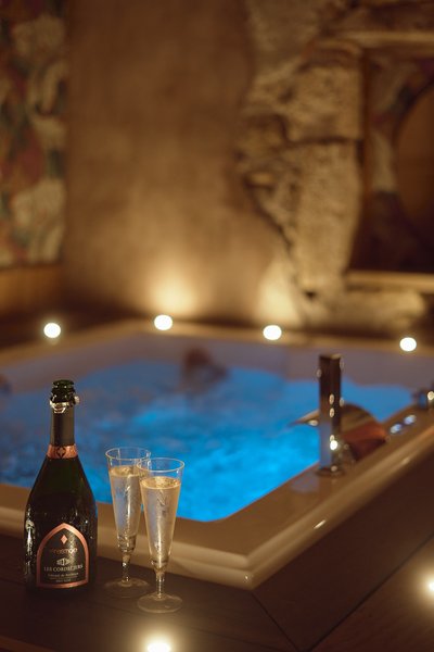 Hébergement AbracadaRoom : Le Nid des 3 Conils & Bain balnéo - Image 9