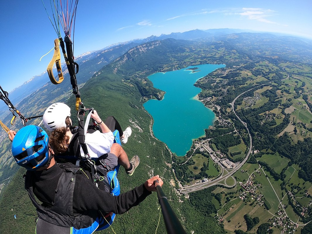 Bulle Texas – Luxe  & SPA – Vue Lac Aiguebelette à Novalaise (64)