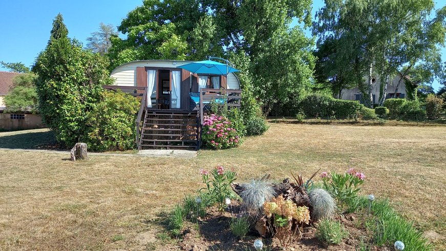 Hébergement AbracadaRoom : L'insolite Tonneau Creusois des années 70 - Image 11