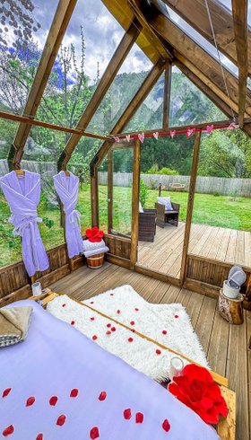 Domaine AbracadaRoom : Chalet en verre sous une pluie d’étoiles - Image 4