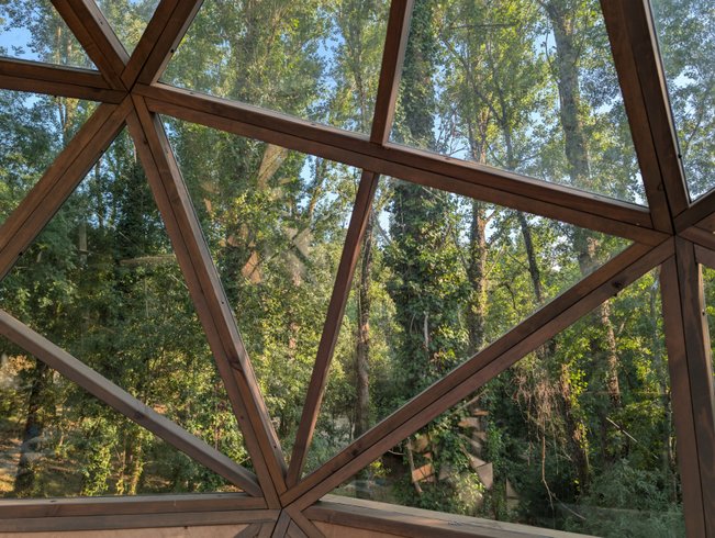 Hébergement AbracadaRoom : Bird House : Sphère Vitrée suspendue dans les Arbres - Image 7