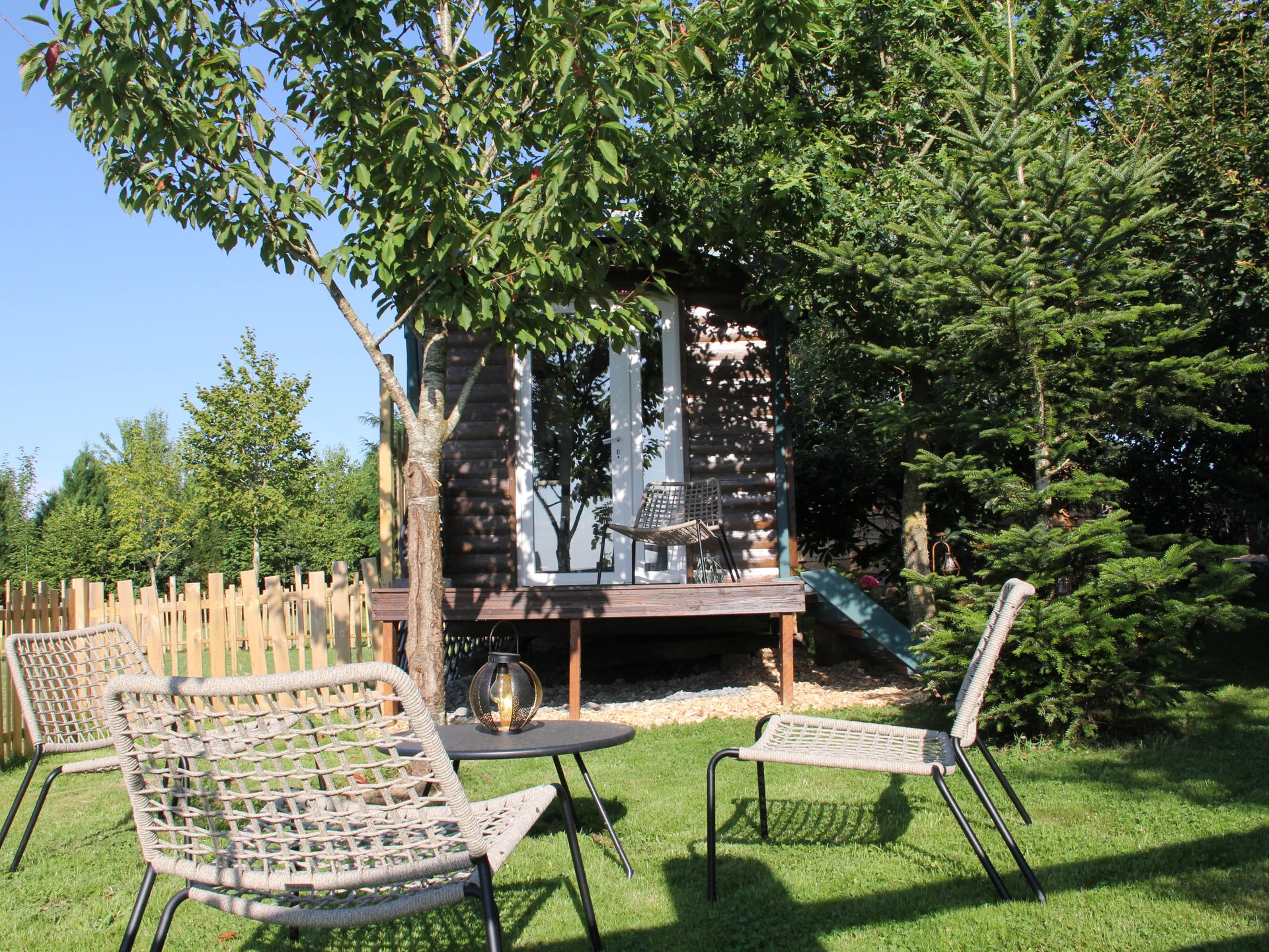 La Roulotte Kanavu au milieu des animaux