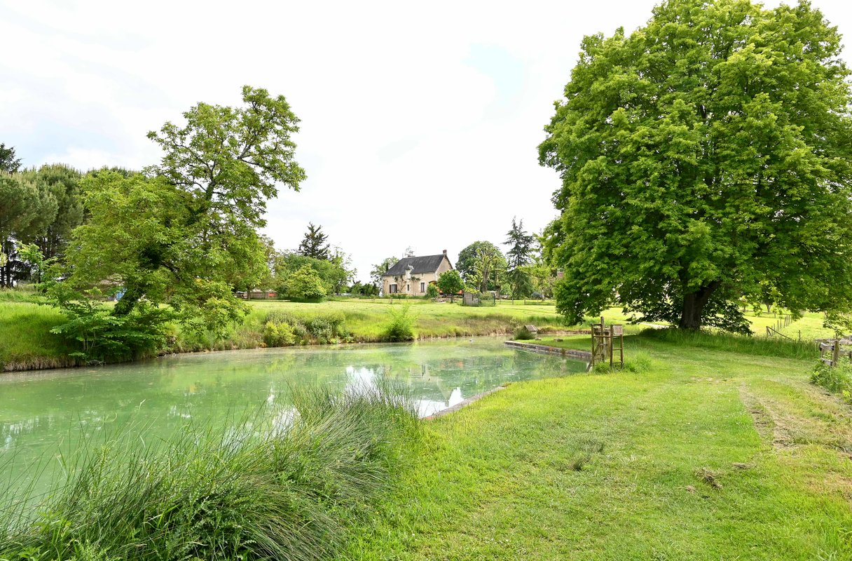 Cabane Spa du Bout du Pré à Descartes (13)