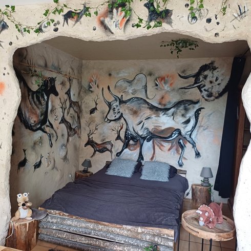 Hébergement AbracadaRoom : Australopitecus avec accès au jacuzzi pendant 30 minutes, Petit-déjeuner, repas du soir & Un massage bien-être 30 minutes par pers - Image 2