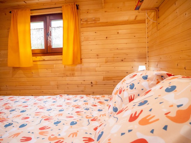 Hébergement AbracadaRoom : Roulotte Les Rouges-gorges — Cirque - Image 4