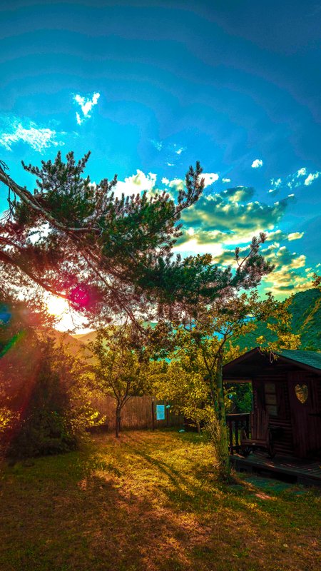 Chalet en verre sous une pluie d’étoiles à Biot (25)