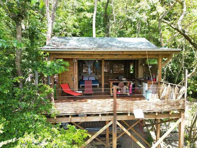 Hébergement AbracadaRoom : Ti Kabane Kaz Zion dans les arbres - Image 1