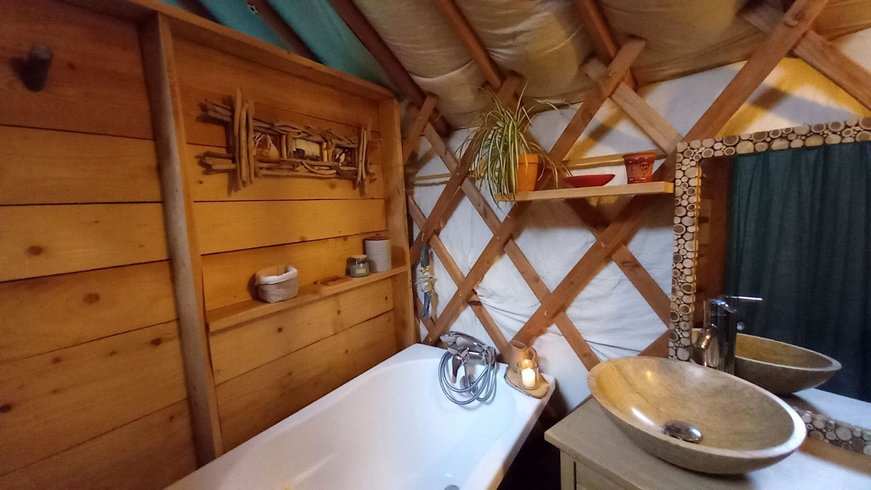 Hébergement AbracadaRoom : Yourte Immersion Nature - Image 4