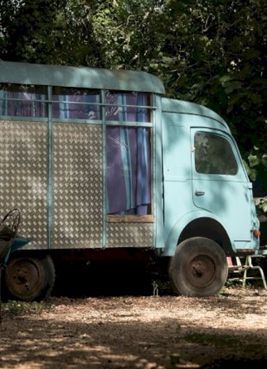 Le Truck-Lodge le GOELETTE - Spa à Saint-Andiol