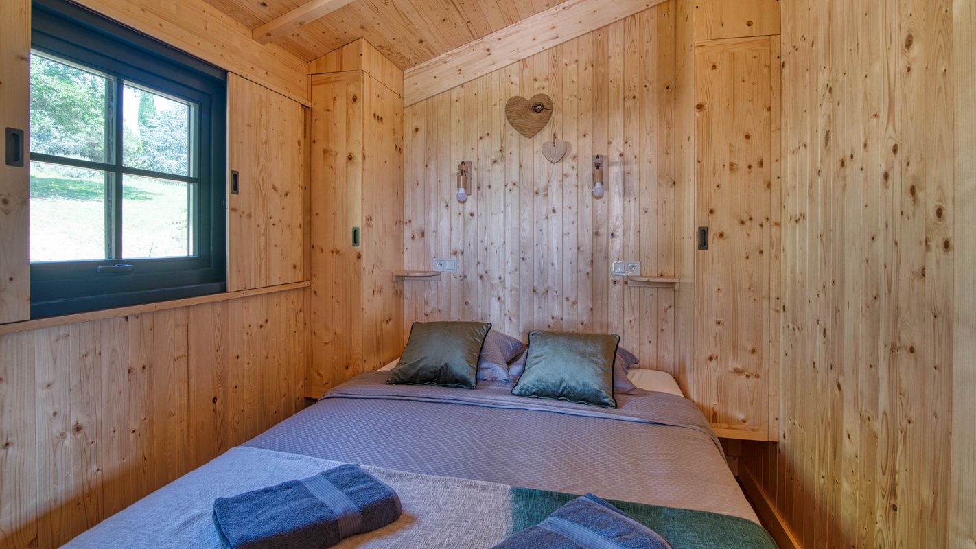 Cabane sur pilotis La Dame du Château- spa privé à Villarzel Du Razès (11)