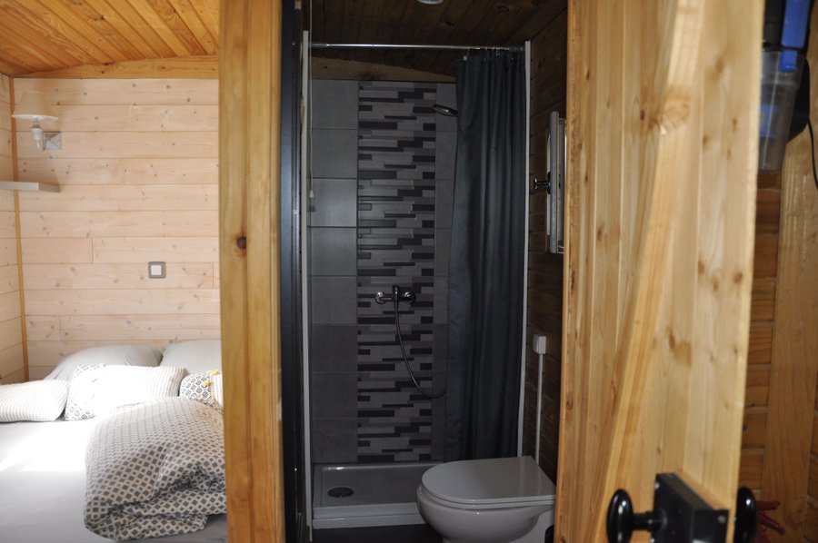 Hébergement AbracadaRoom : La maison du bonheur roulotte & Spa - Image 9