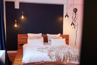 Suite Romantique Le Double L Luxe & Love Loveroom à Cholet (2)