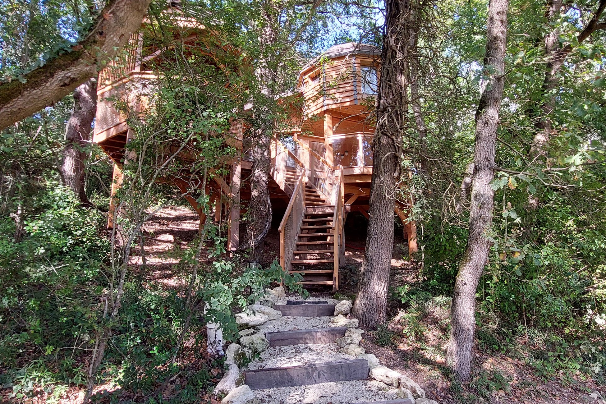 Hébergement UnicStay : Cabane perchée ASTERIA & Spa à Sarrant