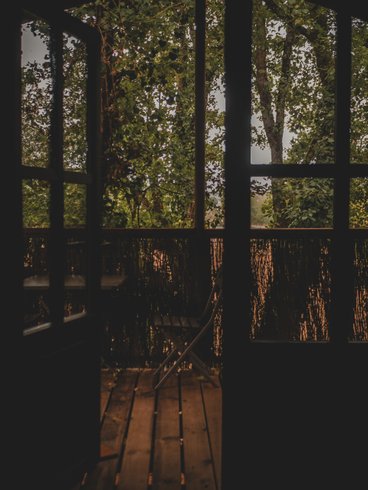Hébergement AbracadaRoom : Cabane Auròra - Lodge sur pilotis au cœur de la nature, calme & bien-être, réservé aux adultes • linge & ménage inclus • climatisation réversible • kitchenette équipée - Image 26