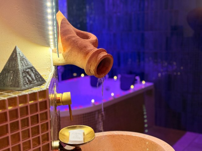 Hébergement AbracadaRoom : Le Secret de Cléopâtre - Love Room, Jacuzzi, Pièce Secrète - Image 3