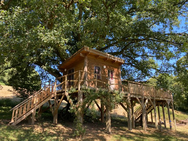 Hébergement AbracadaRoom : La Cabane dans le chêne tricentenaire - Image 1