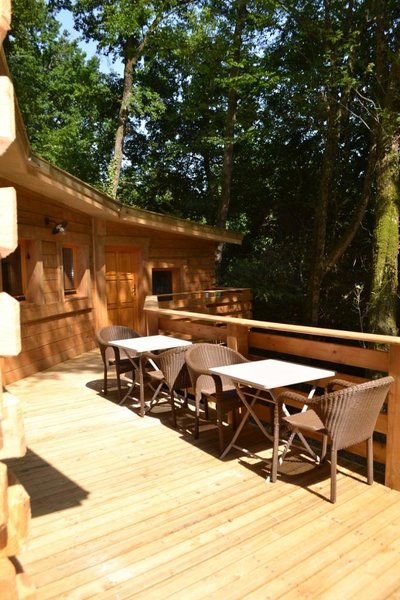 terrasse-lodge-boheme-cabane-belle