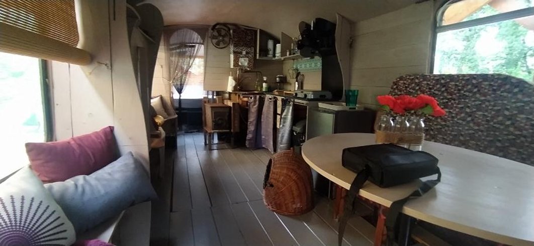 Hébergement AbracadaRoom : Le Bus du bois de Mondon - Image 3