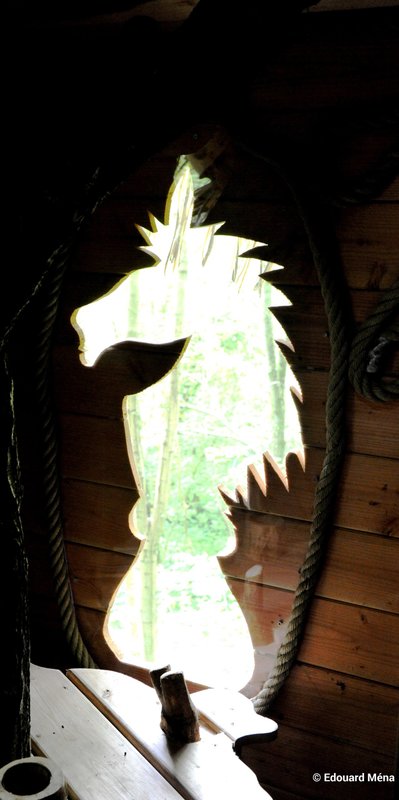 decoration-fer-cheval-fontaine-chatel