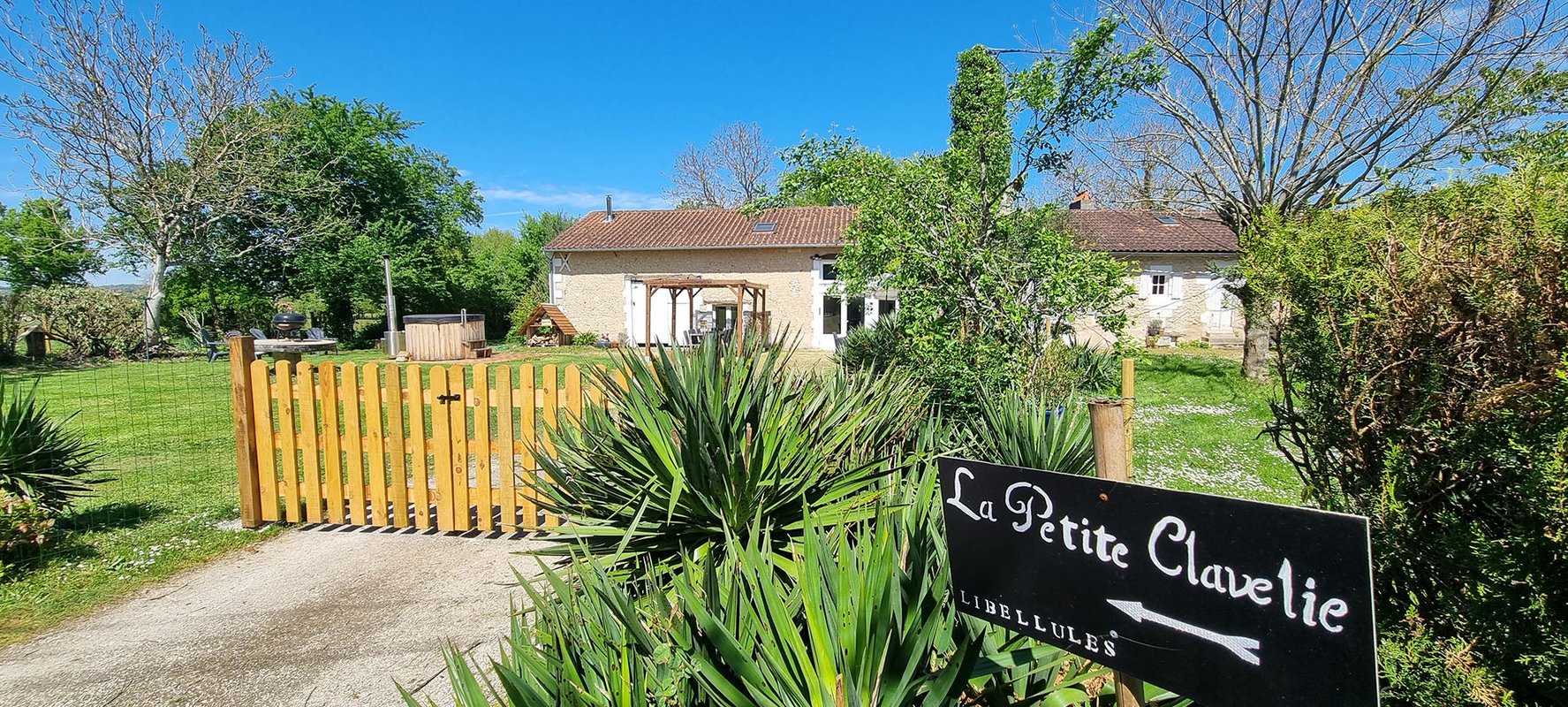 Gite La Petite Clavelie Dordogne & Spa - 10 personnes à Riberac (2)